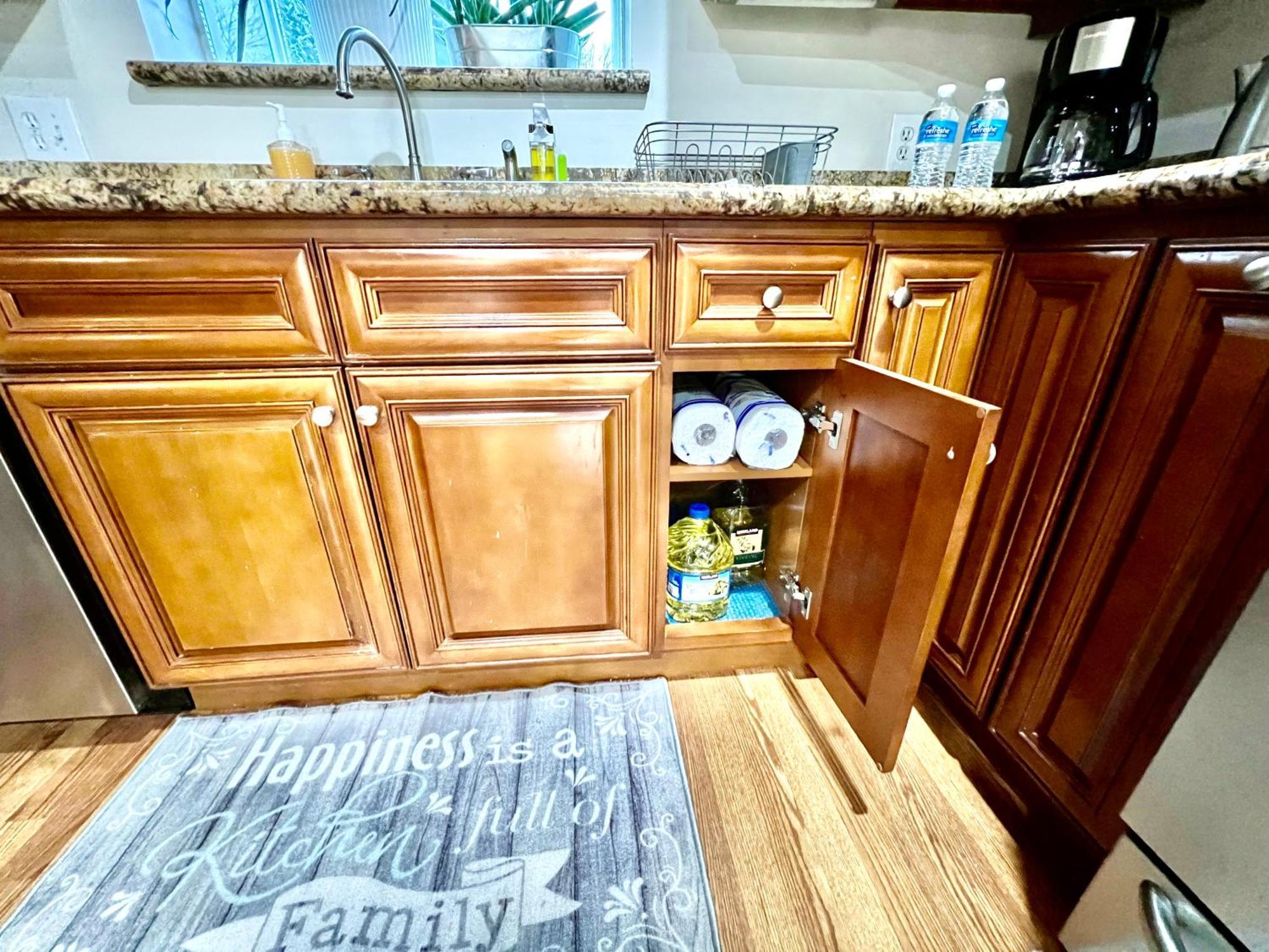 Seattle Home With 2 Bedrooms A King Bed Queen Bed And An Extra Sofa Bed Located 10 Minutes From Seatac Airport And 20 Minutes From Downtown Eksteriør billede