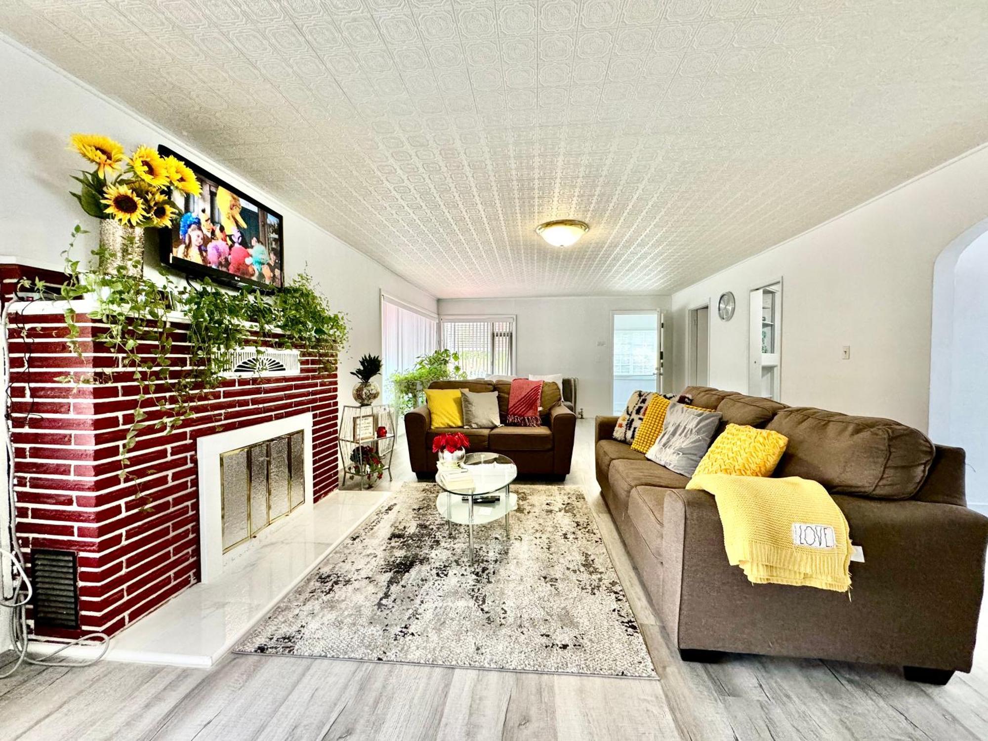 Seattle Home With 2 Bedrooms A King Bed Queen Bed And An Extra Sofa Bed Located 10 Minutes From Seatac Airport And 20 Minutes From Downtown Eksteriør billede