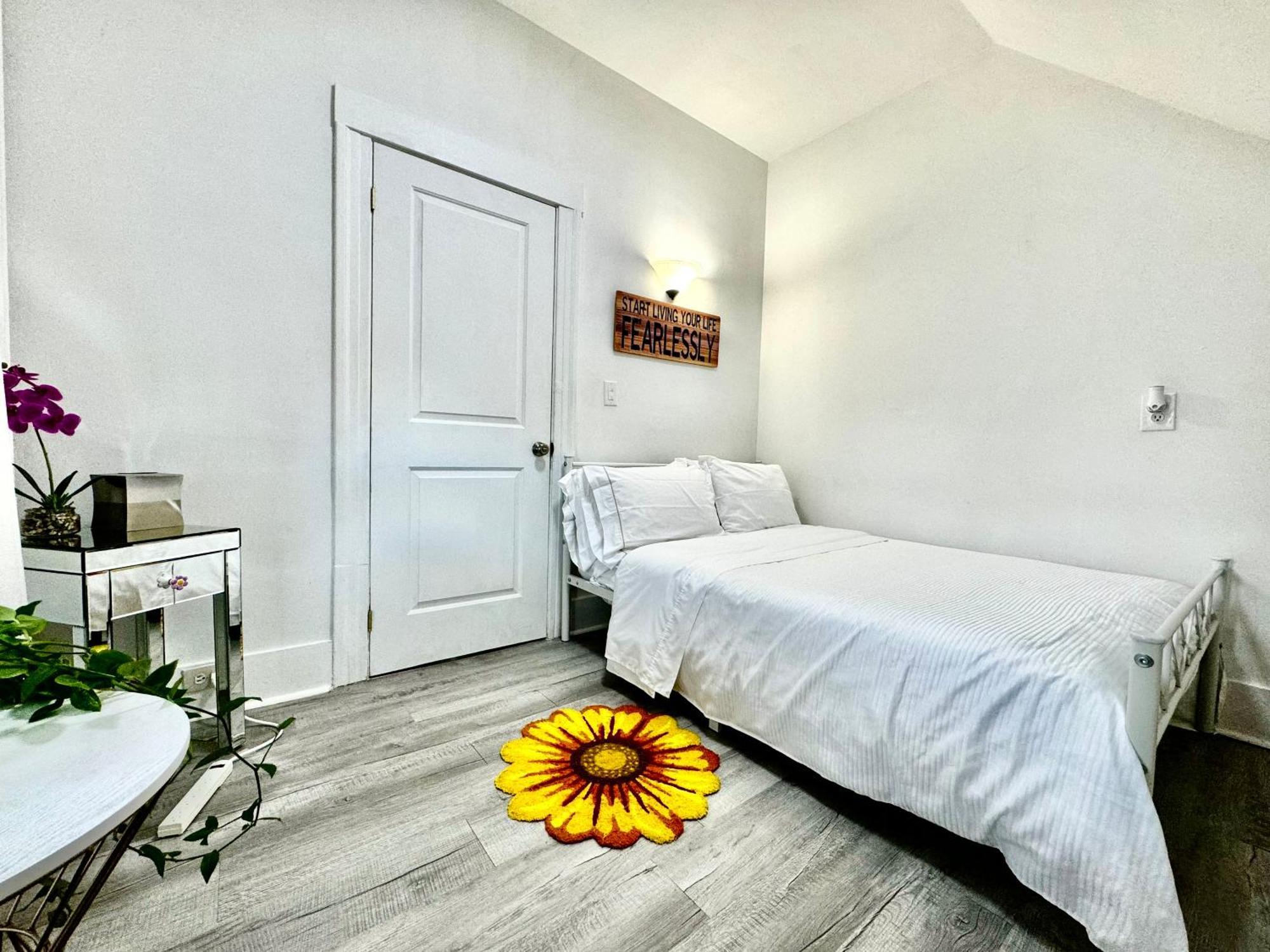Seattle Home With 2 Bedrooms A King Bed Queen Bed And An Extra Sofa Bed Located 10 Minutes From Seatac Airport And 20 Minutes From Downtown Eksteriør billede