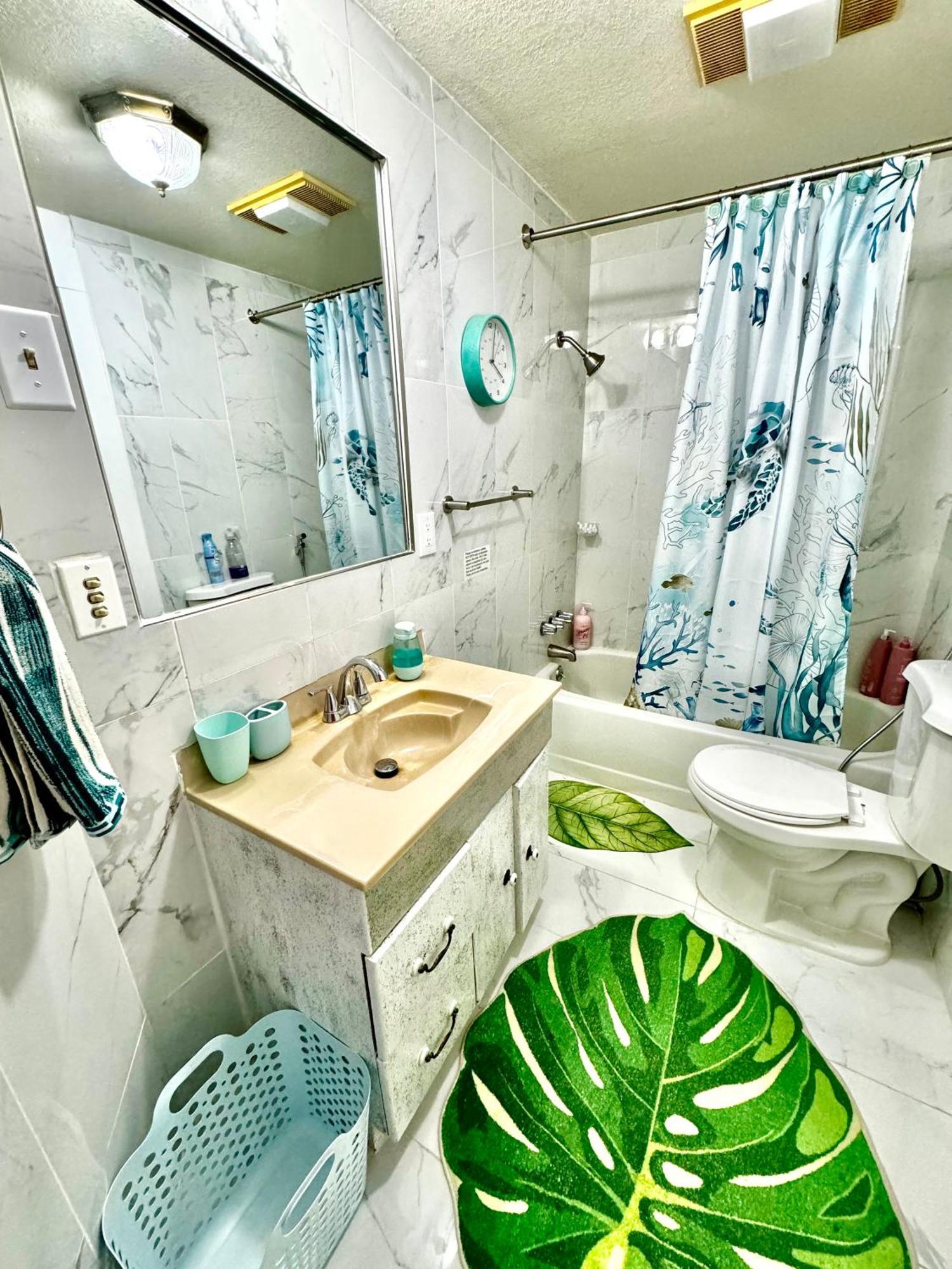 Seattle Home With 2 Bedrooms A King Bed Queen Bed And An Extra Sofa Bed Located 10 Minutes From Seatac Airport And 20 Minutes From Downtown Eksteriør billede