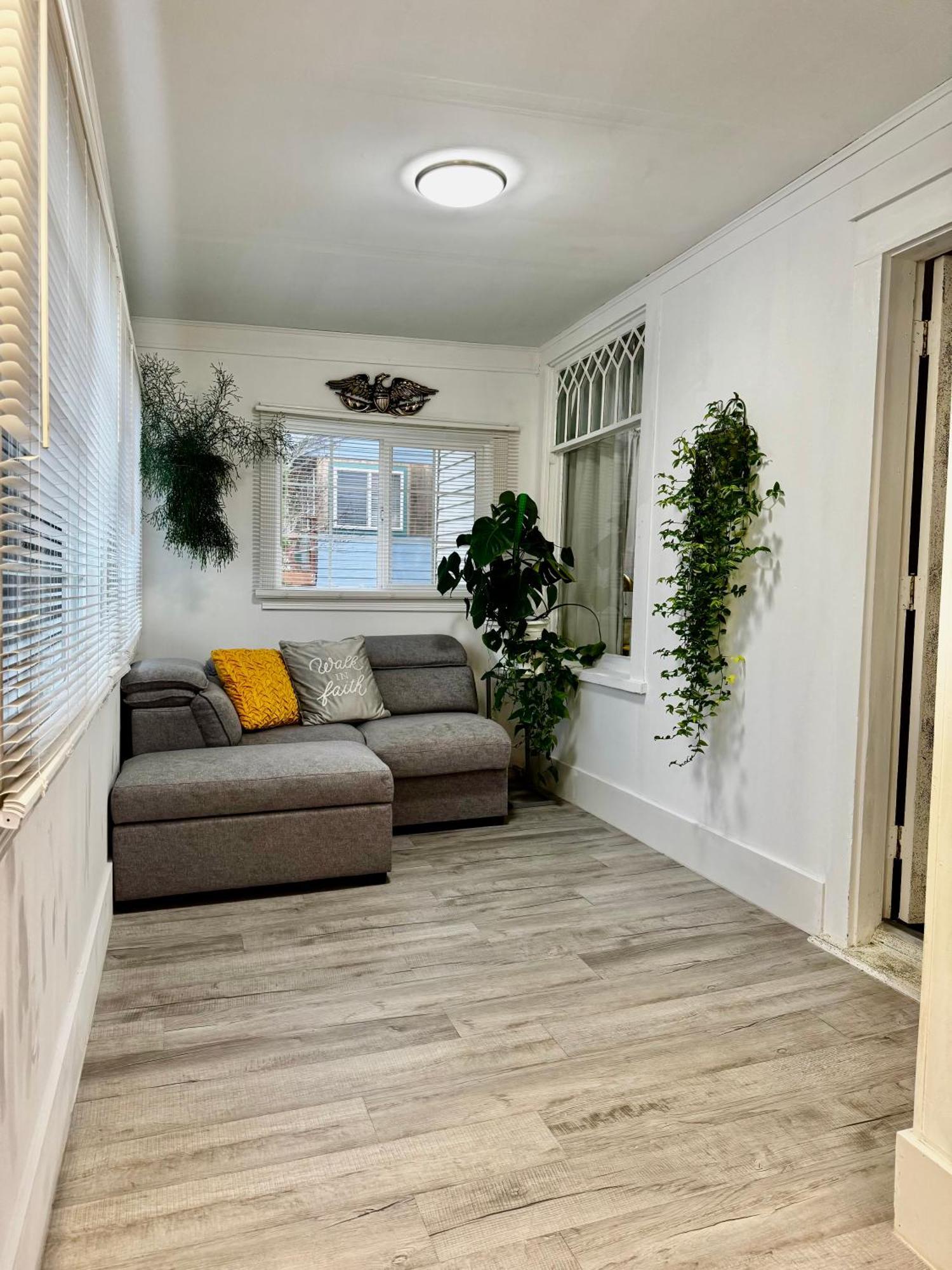 Seattle Home With 2 Bedrooms A King Bed Queen Bed And An Extra Sofa Bed Located 10 Minutes From Seatac Airport And 20 Minutes From Downtown Eksteriør billede