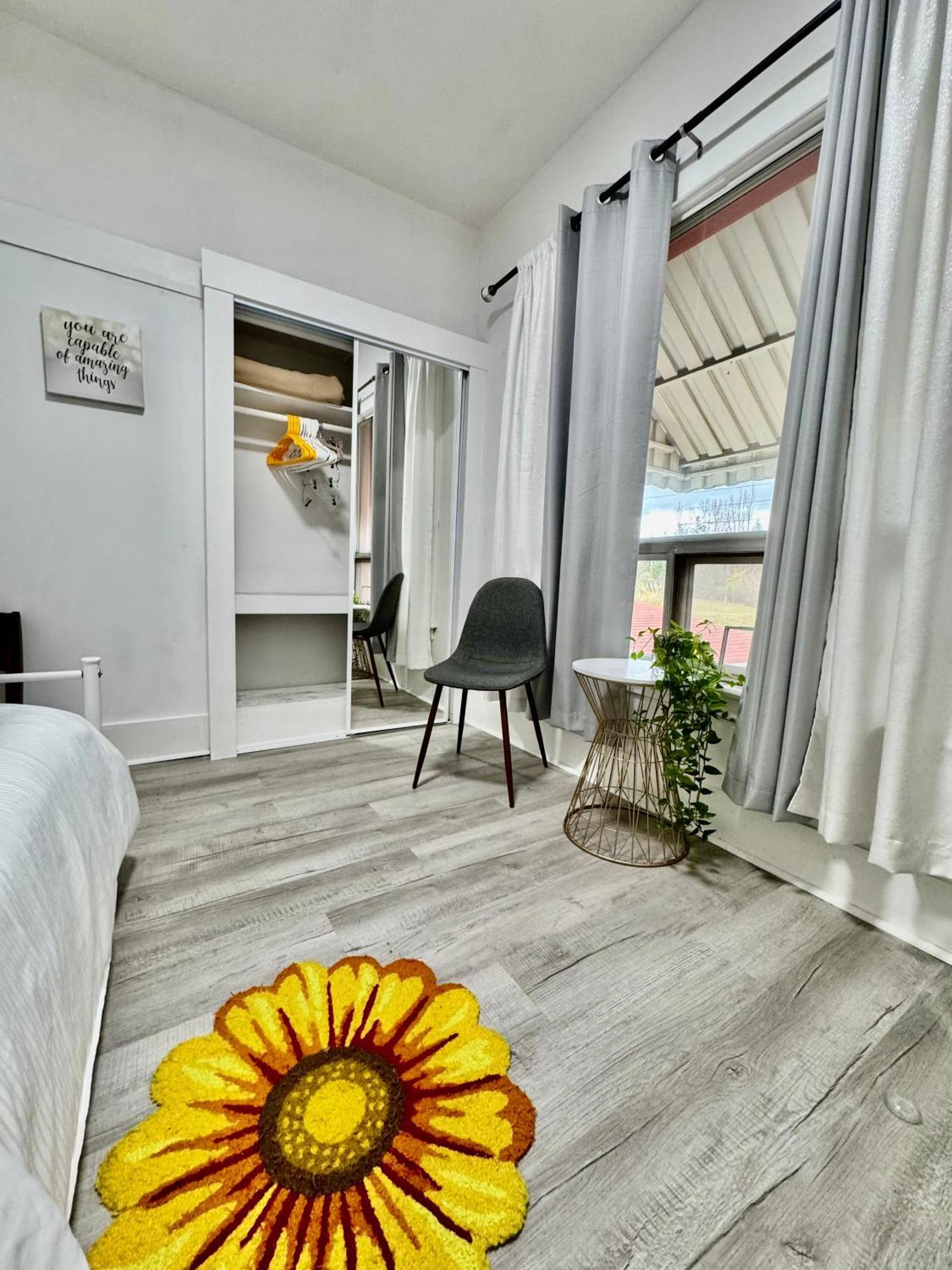 Seattle Home With 2 Bedrooms A King Bed Queen Bed And An Extra Sofa Bed Located 10 Minutes From Seatac Airport And 20 Minutes From Downtown Eksteriør billede