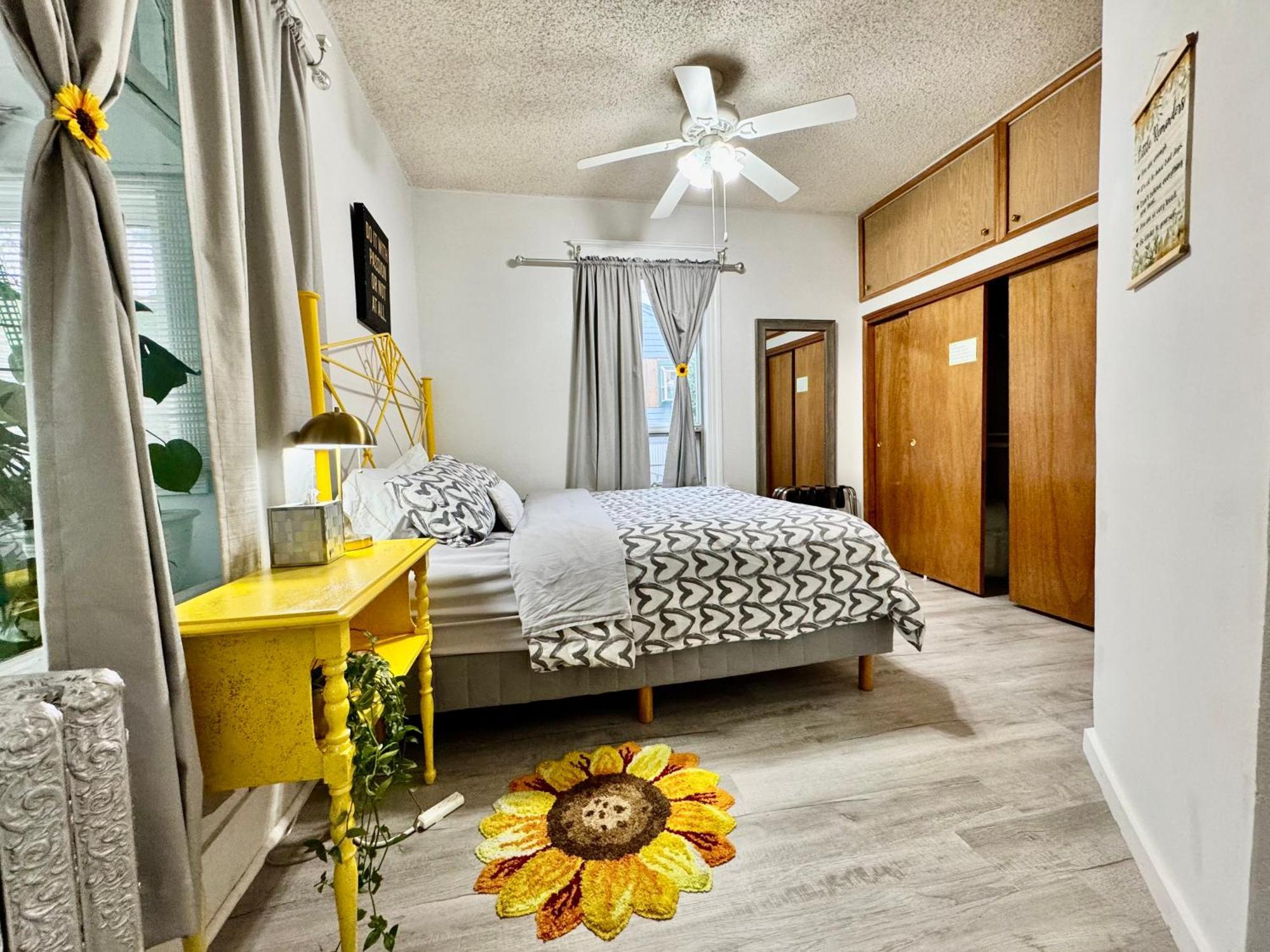 Seattle Home With 2 Bedrooms A King Bed Queen Bed And An Extra Sofa Bed Located 10 Minutes From Seatac Airport And 20 Minutes From Downtown Eksteriør billede